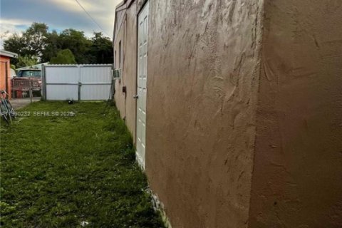 Villa ou maison à vendre à Fort Lauderdale, Floride: 3 chambres, 86.96 m2 № 1989029 - photo 9