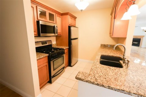 Condo in Winter Haven, Florida, 2 bedrooms  № 1907991 - photo 6