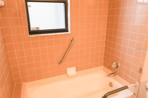 Condo in Winter Haven, Florida, 2 bedrooms  № 1907991 - photo 9
