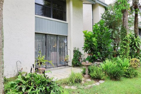 Condo in Winter Haven, Florida, 2 bedrooms  № 1907991 - photo 18