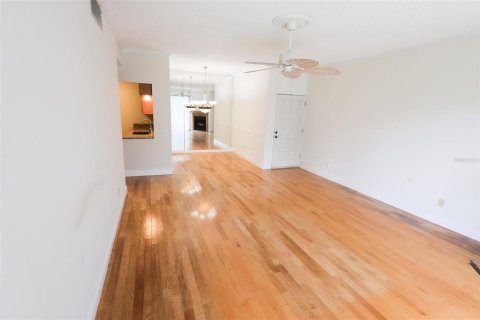 Condo in Winter Haven, Florida, 2 bedrooms  № 1907991 - photo 3