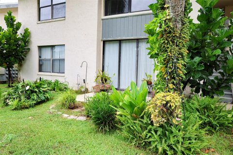 Condo in Winter Haven, Florida, 2 bedrooms  № 1907991 - photo 17