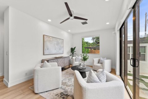 Casa en venta en West Palm Beach, Florida, 4 dormitorios, 257.06 m2 № 2185549 - foto 21