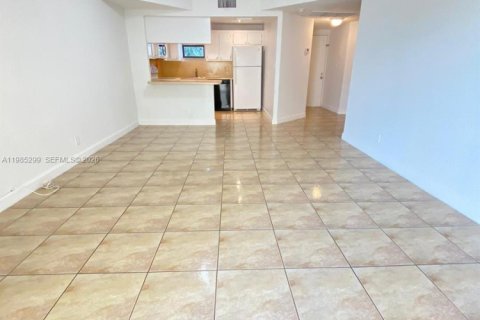 Снять в аренду кондоминиум в Дорал, Флорида 1 спальня, 65.96м2, № 2046966 - фото 7