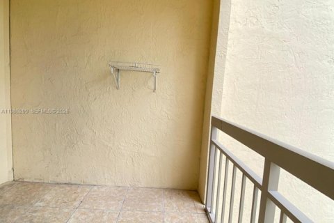 Снять в аренду кондоминиум в Дорал, Флорида 1 спальня, 65.96м2, № 2046966 - фото 18