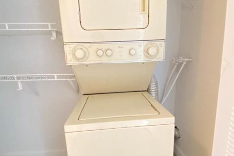 Снять в аренду кондоминиум в Дорал, Флорида 1 спальня, 65.96м2, № 2046966 - фото 11