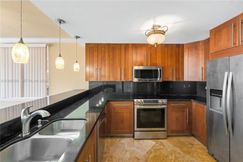 Casa en alquiler en North Miami Beach, Florida, 3 dormitorios, 209.49 m2 № 2030610 - foto 15