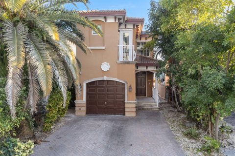 Casa en alquiler en North Miami Beach, Florida, 3 dormitorios, 209.49 m2 № 2030610 - foto 6