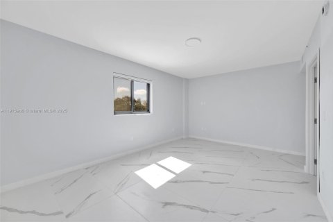 Снять в аренду квартиру в Норт-Майами, Флорида 2 спальни, 95.22м2, № 1970612 - фото 14