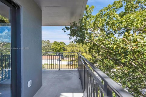 Снять в аренду квартиру в Норт-Майами, Флорида 2 спальни, 95.22м2, № 1970612 - фото 3