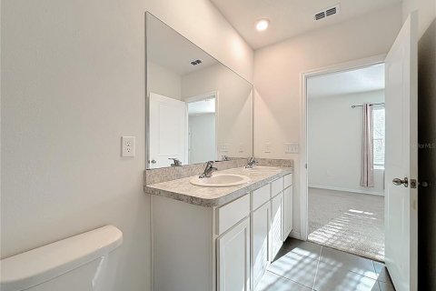 Townhouse in Wildwood, Florida 3 bedrooms, 156.82 sq.m. № 2150247 - photo 27