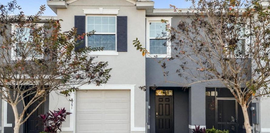 Townhouse in Wildwood, Florida 3 bedrooms, 156.82 sq.m. № 2150247