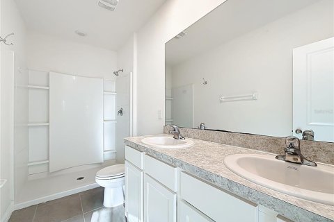 Townhouse in Wildwood, Florida 3 bedrooms, 156.82 sq.m. № 2150247 - photo 26