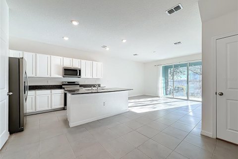 Townhouse in Wildwood, Florida 3 bedrooms, 156.82 sq.m. № 2150247 - photo 8