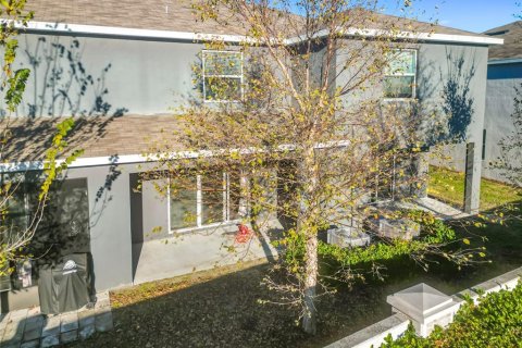 Townhouse in Wildwood, Florida 3 bedrooms, 156.82 sq.m. № 2150247 - photo 3