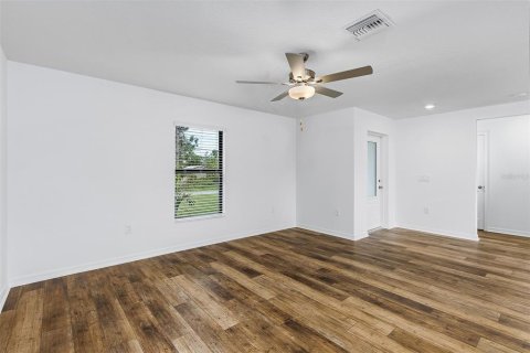 House in Port Charlotte, Florida 3 bedrooms, 135.73 sq.m. № 1107167 - photo 5