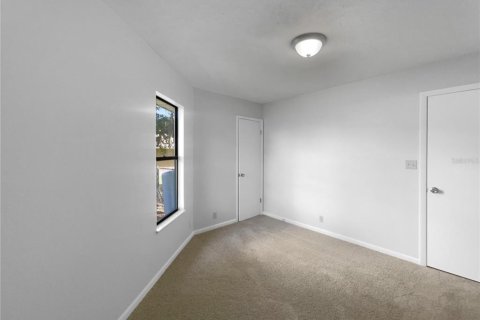 House in Ocala, Florida 3 bedrooms, 100.15 sq.m. № 1913689 - photo 17