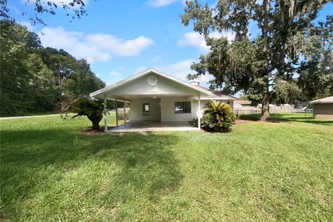 House in Ocala, Florida 3 bedrooms, 100.15 sq.m. № 1913689 - photo 1