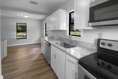 House in Ocala, Florida 3 bedrooms, 100.15 sq.m. № 1913689 - photo 6