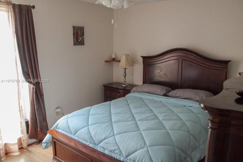 Купить кондоминиум в Майами, Флорида 2 спальни, 88.72м2, № 2090789 - фото 12