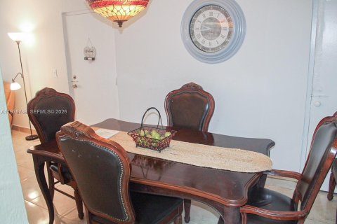 Купить кондоминиум в Майами, Флорида 2 спальни, 88.72м2, № 2090789 - фото 2