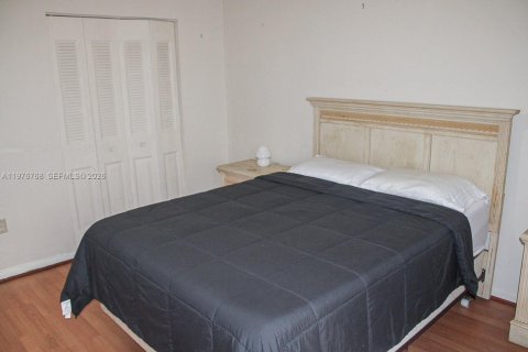 Купить кондоминиум в Майами, Флорида 2 спальни, 88.72м2, № 2090789 - фото 11