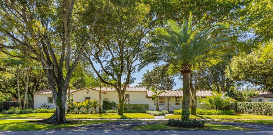 House in Miami Shores, Florida 3 bedrooms, 214.79 sq.m. № 2067685