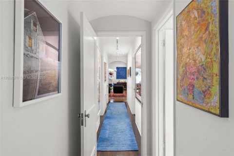 House in Miami Shores, Florida 3 bedrooms, 214.79 sq.m. № 2067685 - photo 28