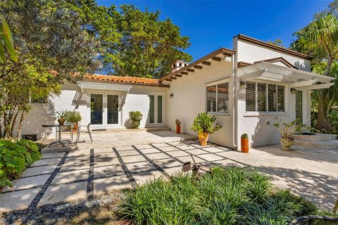 House in Miami Shores, Florida 3 bedrooms, 214.79 sq.m. № 2067685 - photo 4