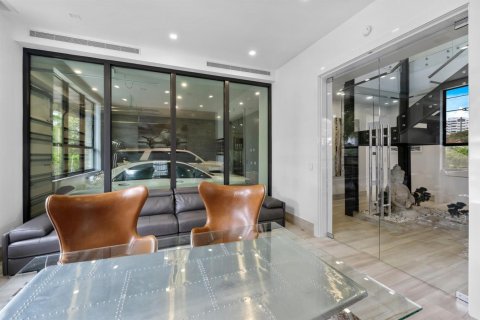Casa en venta en Fort Lauderdale, Florida, 5 dormitorios, 686.83 m2 № 2271204 - foto 15