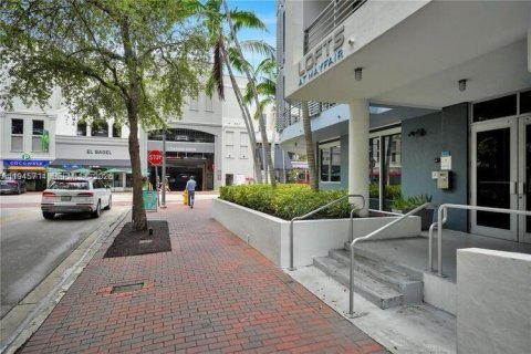 Condo in Miami, Florida, 1 bedroom  № 2002712 - photo 24