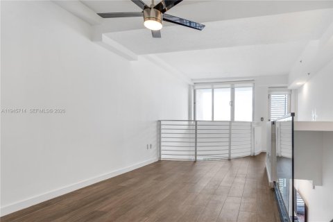 Condo in Miami, Florida, 1 bedroom  № 2002712 - photo 5