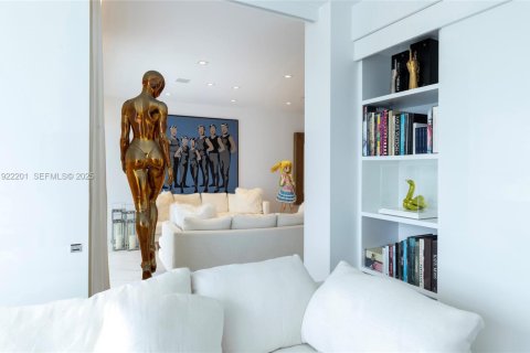 Купить кондоминиум в Майами-Бич, Флорида 2 спальни, 119.19м2, № 1985733 - фото 10