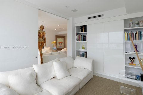 Купить кондоминиум в Майами-Бич, Флорида 2 спальни, 119.19м2, № 1985733 - фото 9