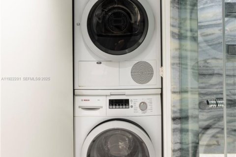 Купить кондоминиум в Майами-Бич, Флорида 2 спальни, 119.19м2, № 1985733 - фото 22