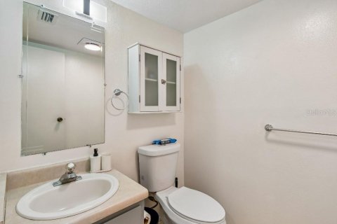 Townhouse in Altamonte Springs, Florida 2 bedrooms, 106.28 sq.m. № 2220489 - photo 16