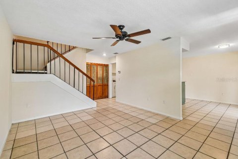 Townhouse in Altamonte Springs, Florida 2 bedrooms, 106.28 sq.m. № 2220489 - photo 12