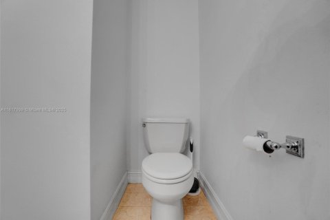 Townhouse in Doral, Florida 3 bedrooms, 159.05 sq.m. № 1775276 - photo 22
