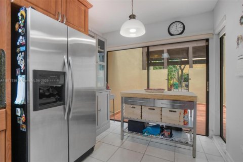 Townhouse in Doral, Florida 3 bedrooms, 159.05 sq.m. № 1775276 - photo 15