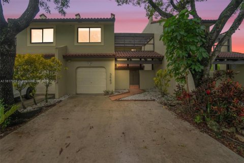 Townhouse in Doral, Florida 3 bedrooms, 159.05 sq.m. № 1775276 - photo 1