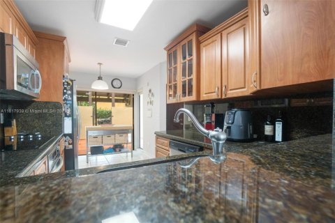 Townhouse in Doral, Florida 3 bedrooms, 159.05 sq.m. № 1775276 - photo 17