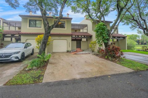 Townhouse in Doral, Florida 3 bedrooms, 159.05 sq.m. № 1775276 - photo 2