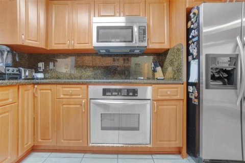 Townhouse in Doral, Florida 3 bedrooms, 159.05 sq.m. № 1775276 - photo 18