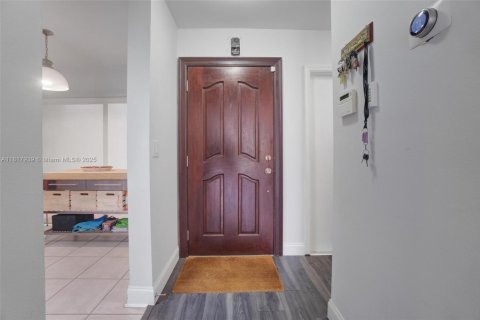 Townhouse in Doral, Florida 3 bedrooms, 159.05 sq.m. № 1775276 - photo 12