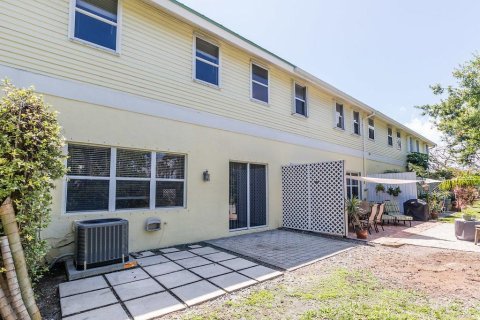 Adosado en venta en Hypoluxo, Florida, 2 dormitorios, 168.52 m2 № 2268845 - foto 10