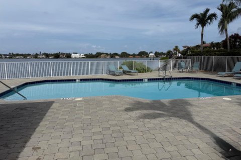 Adosado en venta en Hypoluxo, Florida, 2 dormitorios, 168.52 m2 № 2268845 - foto 12