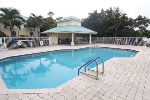 Adosado en venta en Hypoluxo, Florida, 2 dormitorios, 168.52 m2 № 2268845 - foto 13
