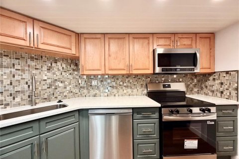 Condo in South Pasadena, Florida, 2 bedrooms  № 2199202 - photo 4