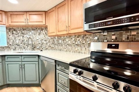 Condo in South Pasadena, Florida, 2 bedrooms  № 2199202 - photo 7