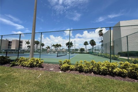 Condo in South Pasadena, Florida, 2 bedrooms  № 2199202 - photo 27